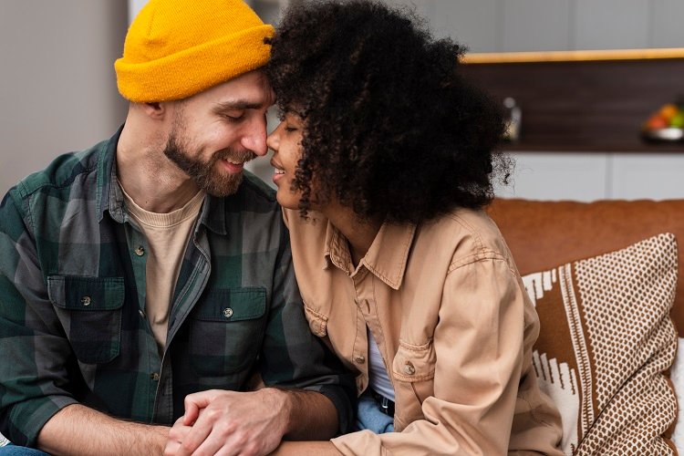 Best First-Date Timing Tips for Interracial Couples